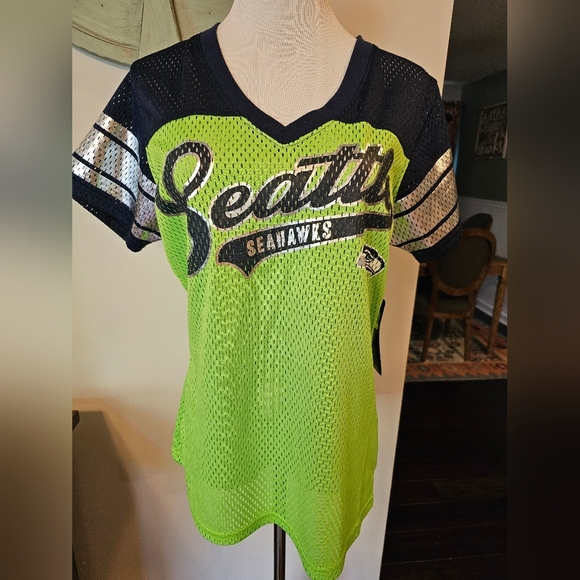 NFL Team Apparel Women's Seattle Seahawks Size Medium V-neck Jersey Style Shirt - Picture 1 of 8